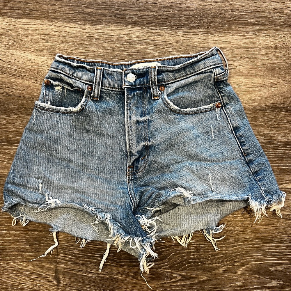 Abercrombie & Fitch Blue Curve Love 90s Relaxed Cutoff Short - High Rise